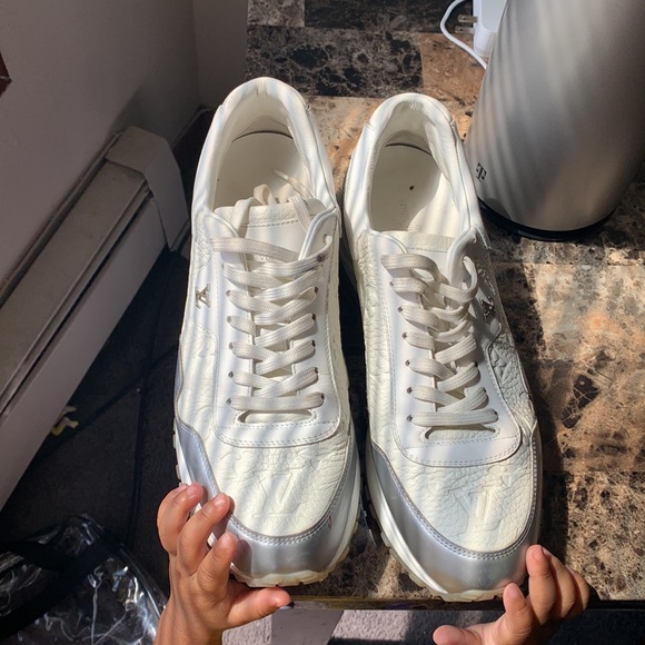 Only worn once - Picture 2 of 3